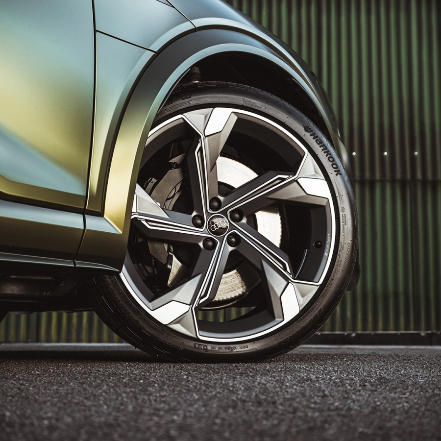 Audi E Tron  4 - MaxV Detailing 